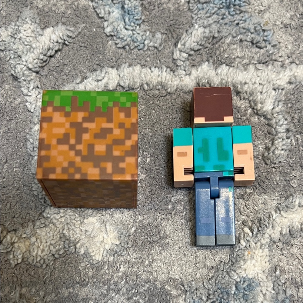 Minecraft Steve Action Figure with Grass Block - Picture 3 of 3